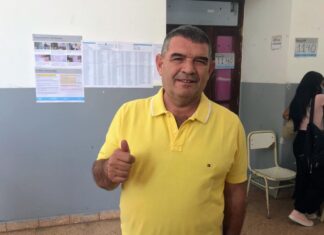 Alfredo Olmedo: “La gente se ha levantado sonriente para venir a votar”