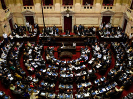 La oposición cerca de alcanzar los votos para anular el DNU