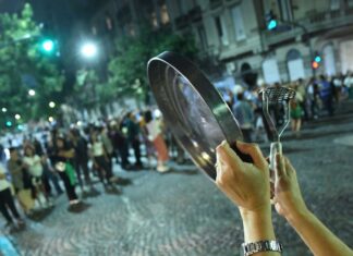Convocan a un cacerolazo contra el paro nacional de la CGT para el 24 de enero