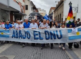 Más de 5 mil personas tomaron las calles para manifestarse contra Milei en Salta
