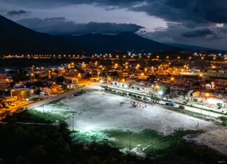 La Municipalidad colocó nuevas luminarias en la cancha de fútbol de San Ignacio
