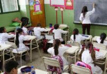 Estudiantes salteños regresan a clases para iniciar el segundo semestre