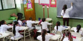 Estudiantes salteños regresan a clases para iniciar el segundo semestre