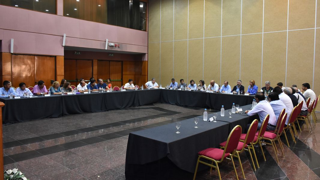 94320-el-gobierno-propone-un-16-de-aumento-para-los-empleados-publicos-provinciales