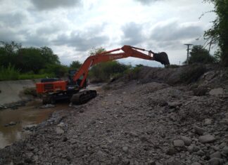 El municipio realiza trabajo de limpieza y encauce en el río Ancho
