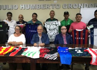 La Liga salteña de Fútbol entregó indumentaria para divisiones inferiores