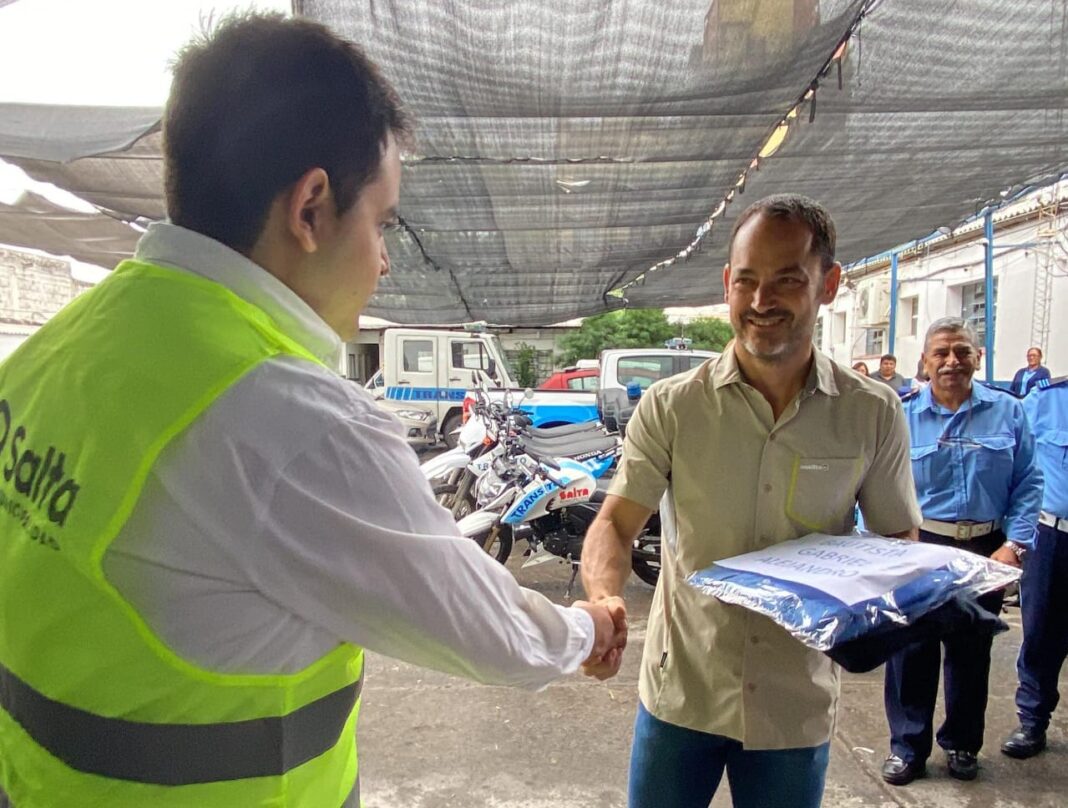 entrega-uniformes-1
