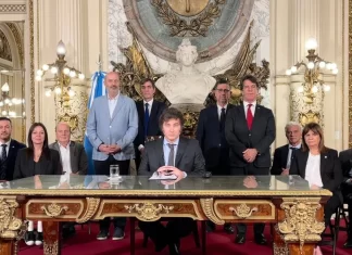El gobierno nacional decidió modificar la fórmula jubilatoria por DNU