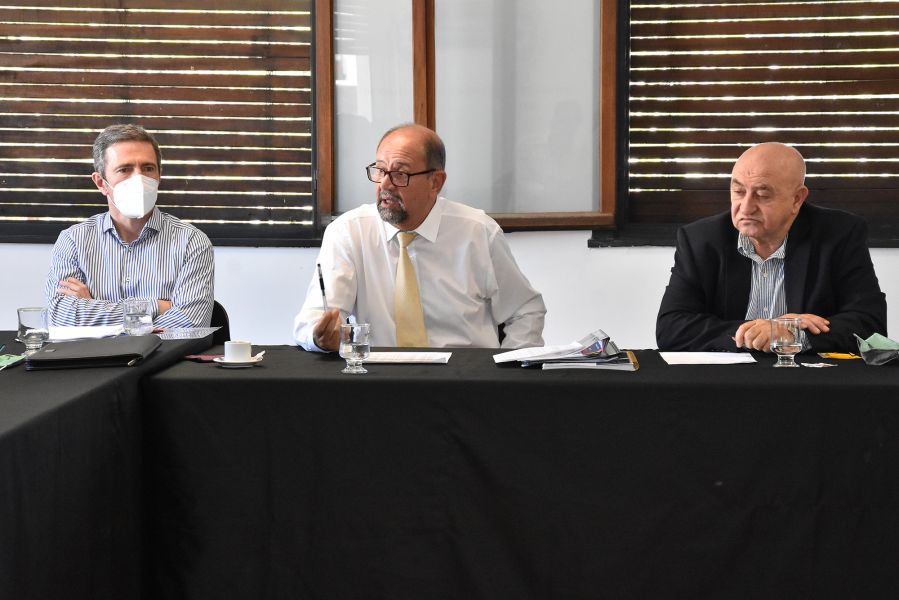 11518-el-ministro-de-infraestructura-sergio-camacho-presento-a-senadores-un-detalle-de-lo-ya-ejecutado-en-materia-de-obra-publica-este-anio-de-acuerdo-al-plan-estrategico-federal-provincial