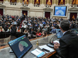 Diputados ya debate la ley Bases que se votará en capítulos