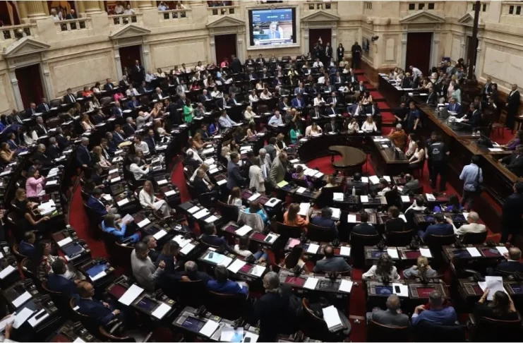 LLA consiguió su primera minoría