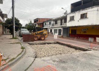 La municipalidad trabaja en el arreglo de calzada en Pueyrredón al 2.600 y al 2.800