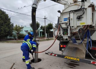 Aguas del Norte realiza el mantenimiento de redes de cloacas