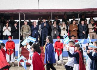 Madile participó del acto por el día de la bandera y el 204° aniversario del fallecimiento del Gral. Manuel Belgrano
