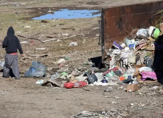 La UCA estimó que la pobreza en Argentina ascendió al 55,5%