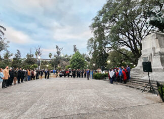 Madile encabezó el acto central de la ciudad en conmemoración de la declaración de la independencia nacional