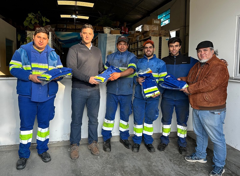 id_38560_Jarsunentregadeuniformesparaoperariosjulio24web
