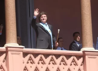 Milei invitó al plantel de la Selección a festejar en el balcón de la Casa Rosada