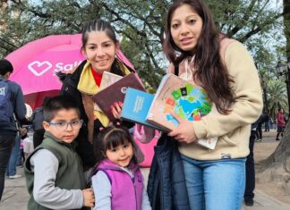 Suelta de libros: Miles de personas participaron de la segunda edición