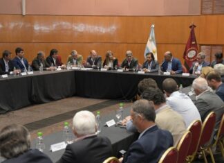 Mesa de diálogo entre Gobierno de Salta, Economía de Nación y sectores industrial, empresarial y productivo