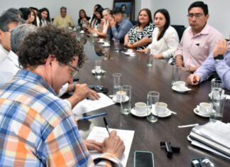 Rosso junto a dirigentes de Güemes solicitan a legisladores nacionales intervención por obra de escuela no finalizada