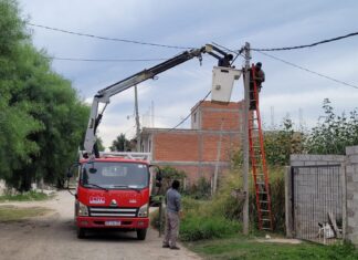 Proyectan regularizar la prestación del servicio eléctrico en barrios periféricos de Salta