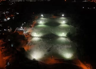 Colocaron nuevas luminarias en las canchas de Ampliación Norte Grande