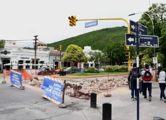 Ejecutan obras de hormigonado en el Paseo Güemes entre Juramento y Bicentenario