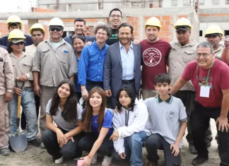 Sáenz y Rosso recorrieron la obra de la técnia tesla