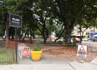 La municipalidad de Salta realiza obras de mantenimiento en plaza Alvarado