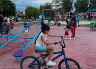 Reinauguraron la plaza Sevilla en barrio Limache