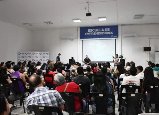 Gran participación de vecinos en la masterclass de postres fríos
