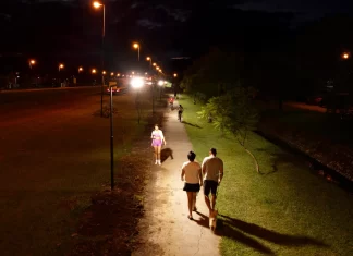 La municipalidad instaló nueva luminaria LED en la avenida Patrón Costas