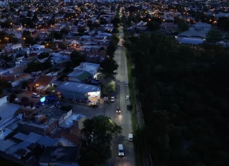 Se colocaron 40 nuevas luminarias LED en la avenida Juan B. Justo