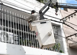 Efectuaron el retiro de cables en desuso sobre la calle Balcarce