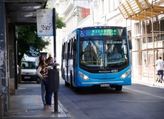 El Gobierno busca desactivar el paro de colectivos de este martes