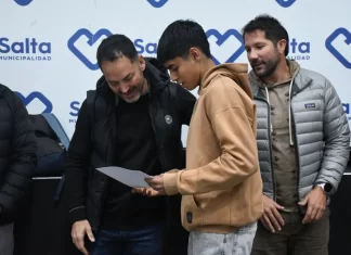 La Municipalidad hizo entrega de las “Becas deportivas 2025”