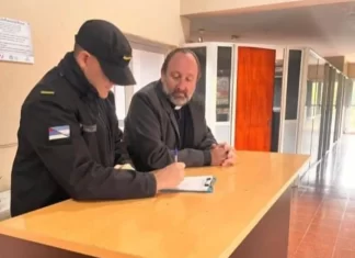 Misiones: dos sacerdotes fueron sancionados por sus homilías críticas al “poder desmedido” de Carlos Rovira