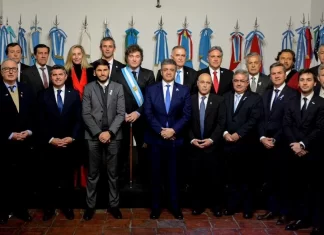 El Gobierno lleva las reformas laboral y previsional al Consejo de Mayo