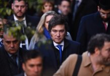 Milei viaja a Washington para una gala hispana y se mostrará con Eduardo Bolsonaro