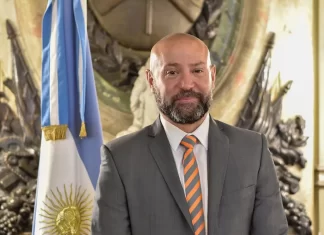 Allanaron la Agencia de Discapacidad y la droguería Suizo Argentino