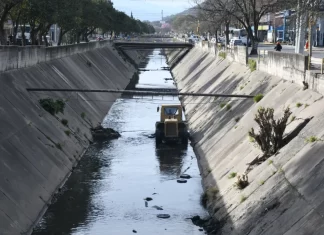 La Municipalidad acondiciona el canal Yrigoyen antes de la temporada estival