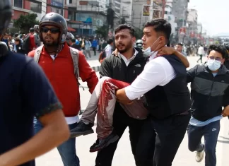 Estallido en Nepal: dimitió el primer ministro tras el incendio del Parlamento y las protestas más sangrientas en años