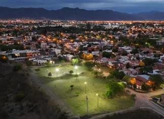 Obras: La plaza del barrio Timoteo 2 cuenta con nuevas luminarias