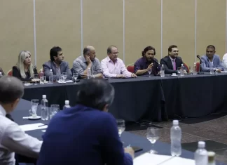 Saenz mantuvo una reunión con senadores para avanzar en el presupuesto 2026