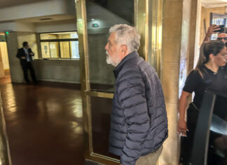 Julio De Vido se entregó en Comodoro Py y quedó detenido por la tragedia de Once
