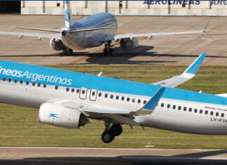 Aumenta 565% la tasa de seguridad aérea y encarece los pasajes en Argentina