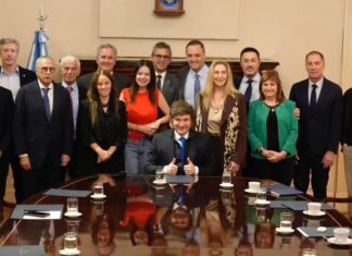 Milei reúne a su nuevo equipo antes de viajar a EEUU