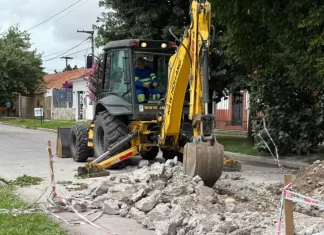Aguas del Norte renovó cañerías cloacales en barrio San Francisco para optimizar el servicio