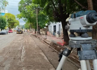 Tres Cerritos: comenzó la renovación de la calzada en la calle Los Canelos